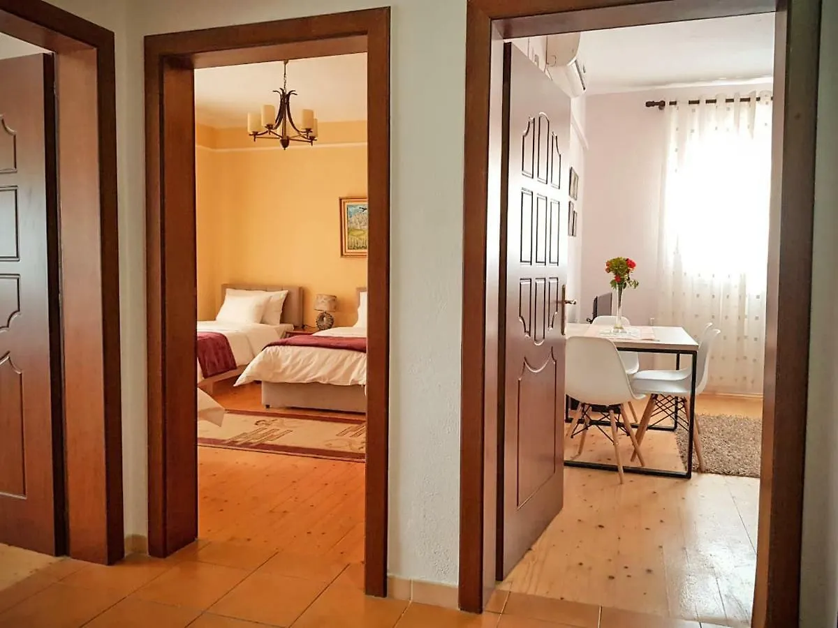 All Seasons Apartments Шкодер 0*,  Албания