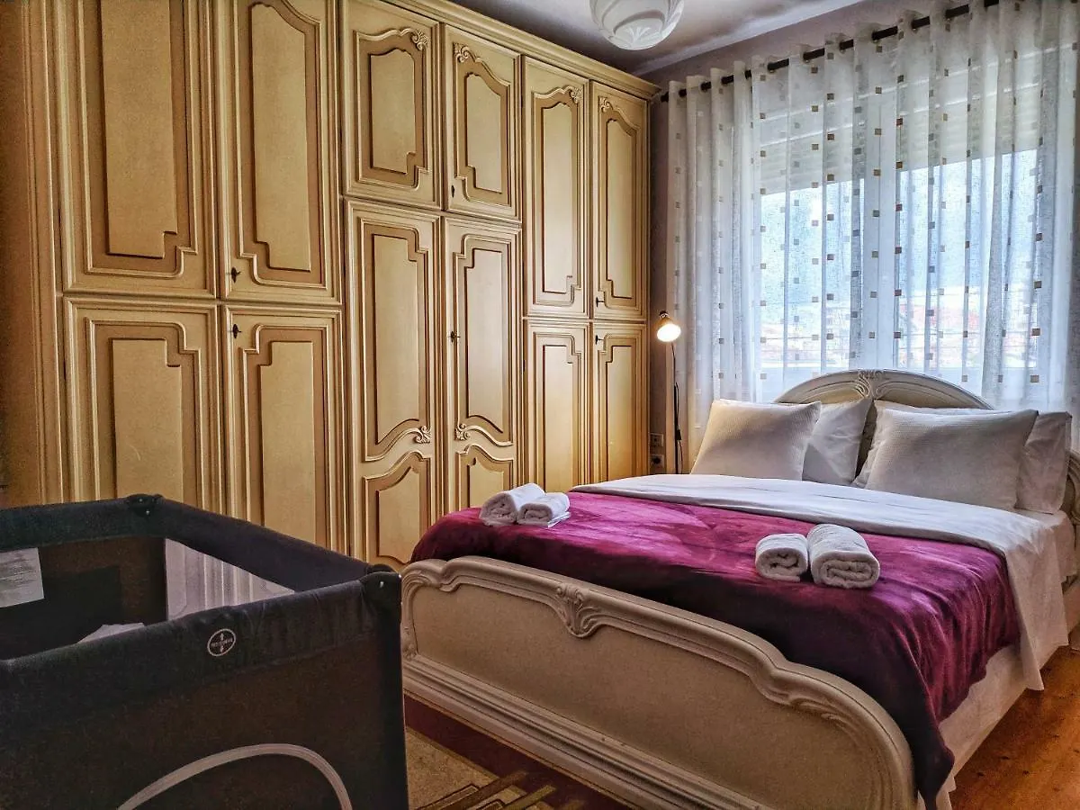 All Seasons Apartments Шкодер